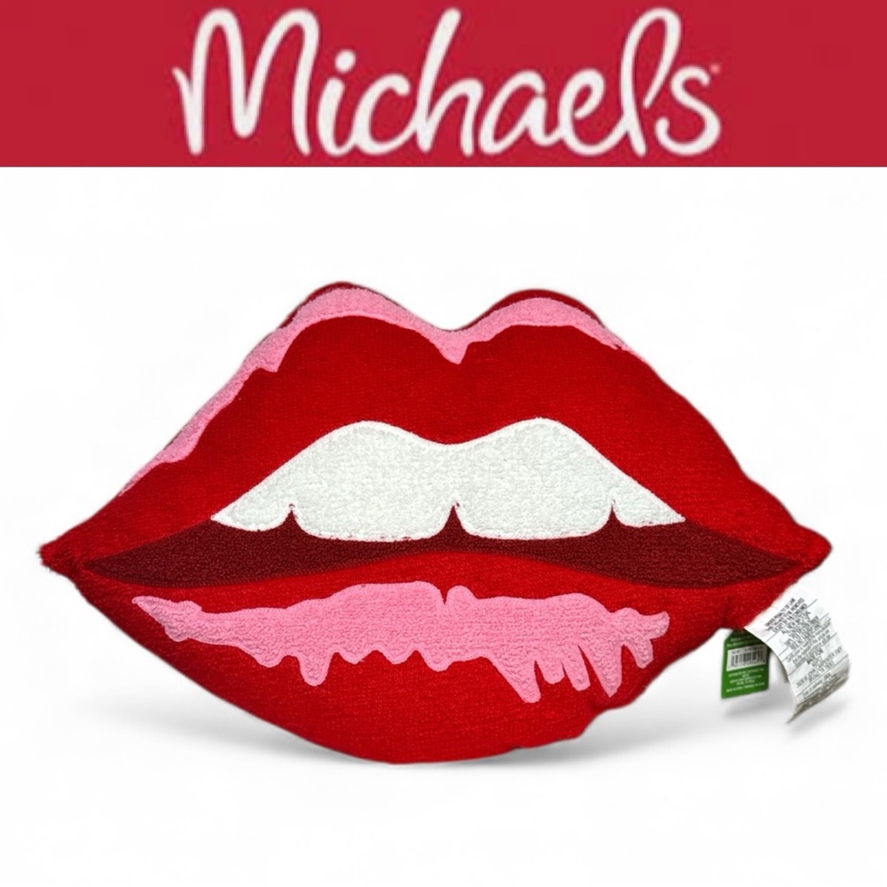 MICHAEL’S ASHLAND COLOR POP ART KISSING POUT LIPS PILLOW **NWT**